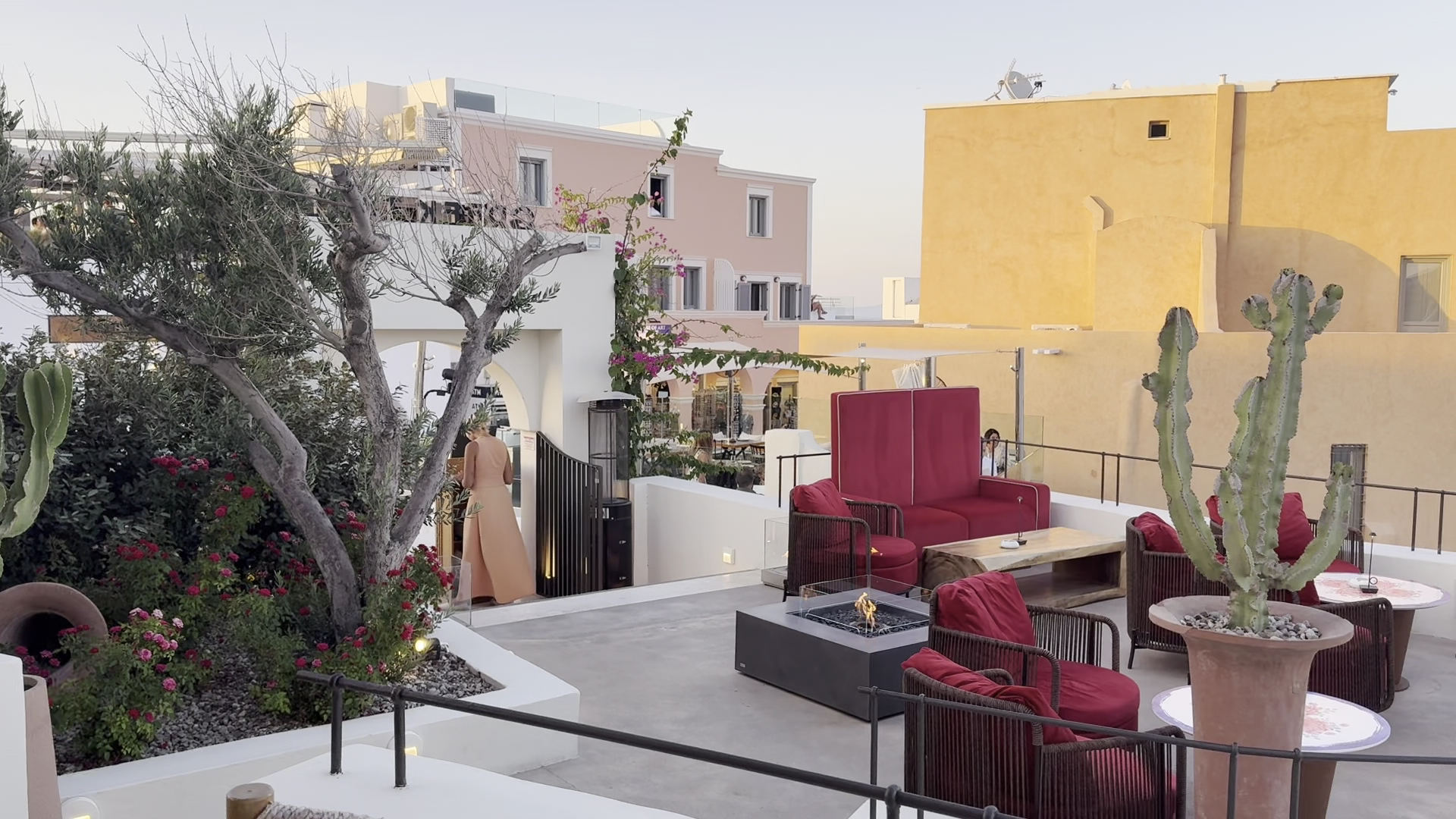 Milto's Greek Table: attractive restaurant terrace atmosphere