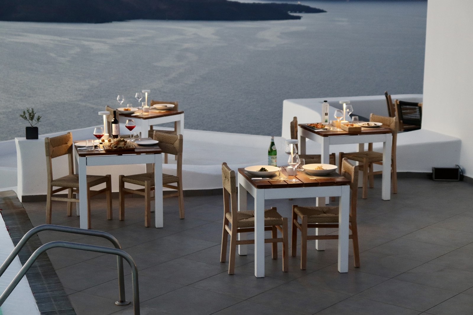 Trafos: beautiful restaurant terrace with view