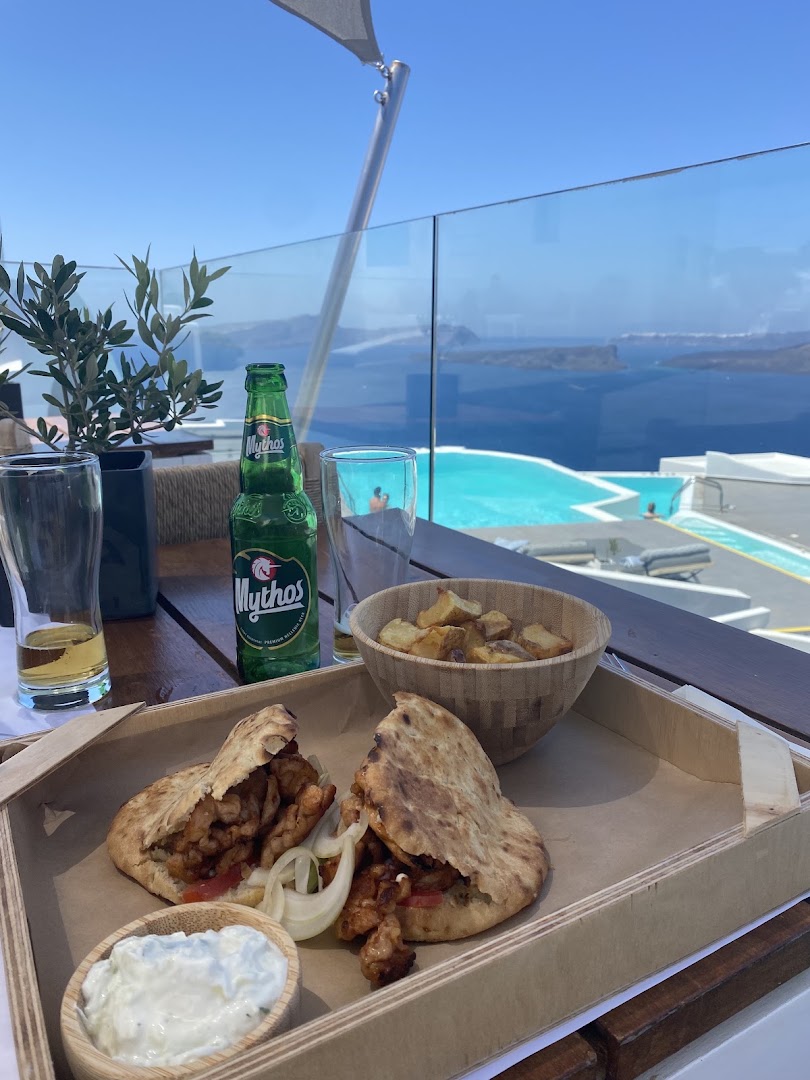 Trafos: appetizing food with scenic view