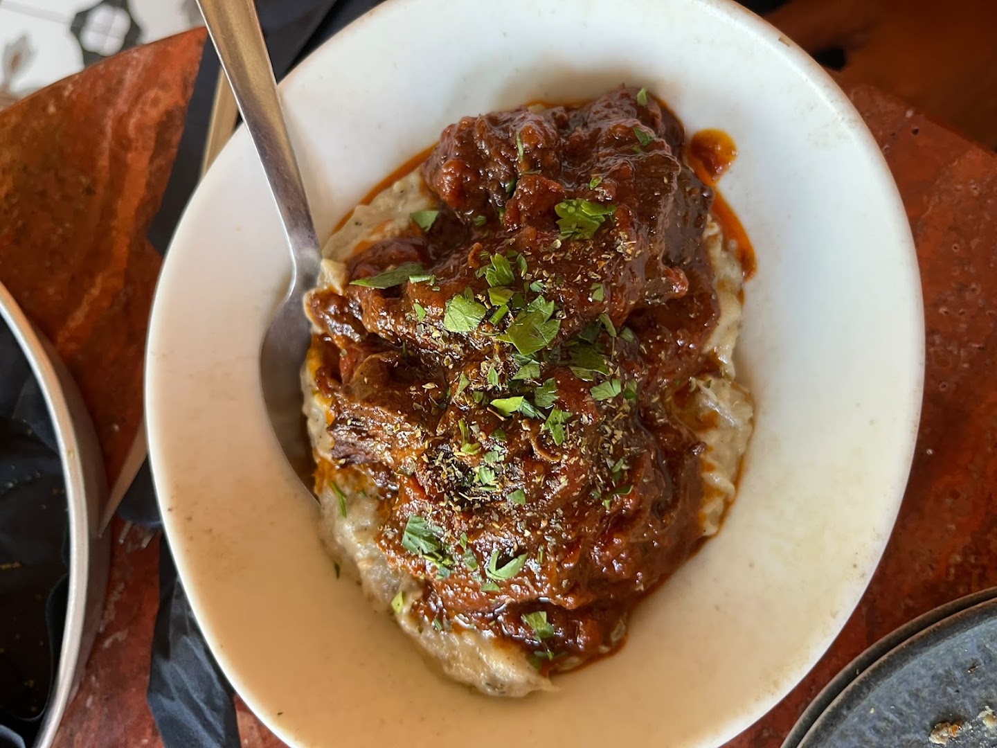 Vothonaki: appetizing photo of served food