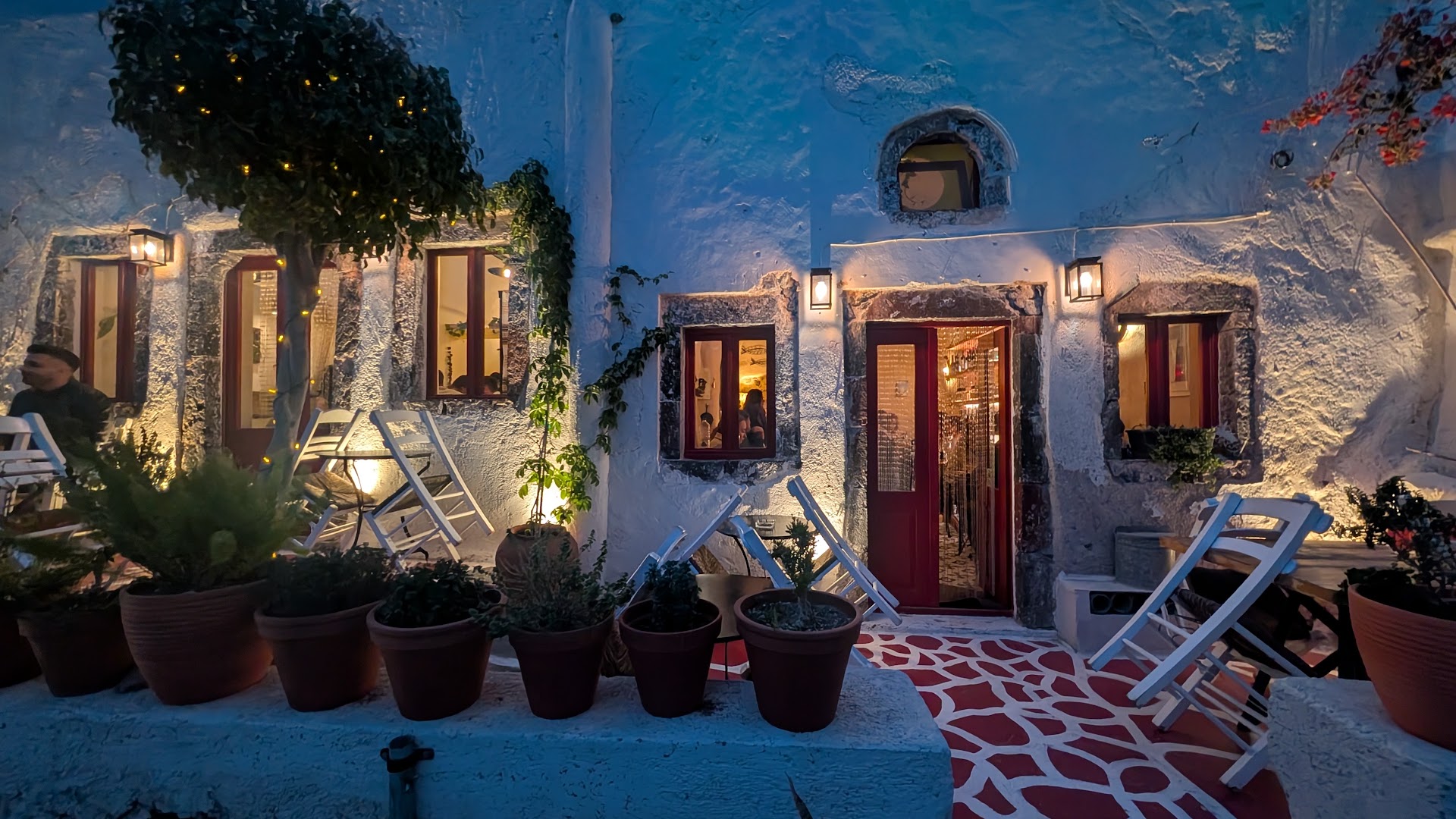 Vothonaki: beautiful atmospheric shot of venue