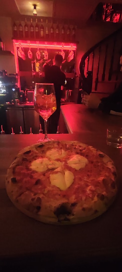 Darling Aperitivo: atmospheric shot of food and drink