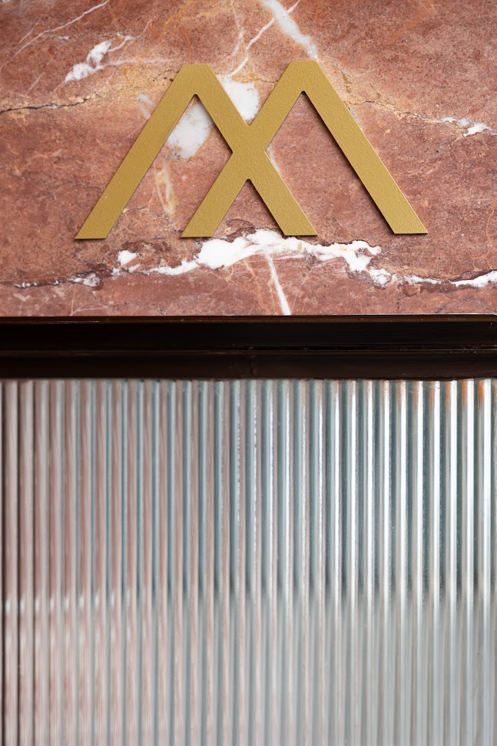 Marais: professional aesthetic detail shot