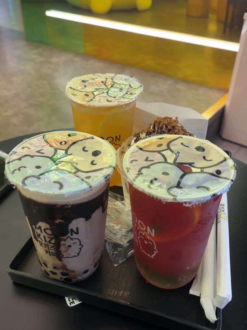Moonkiz: clear photo of venue drinks