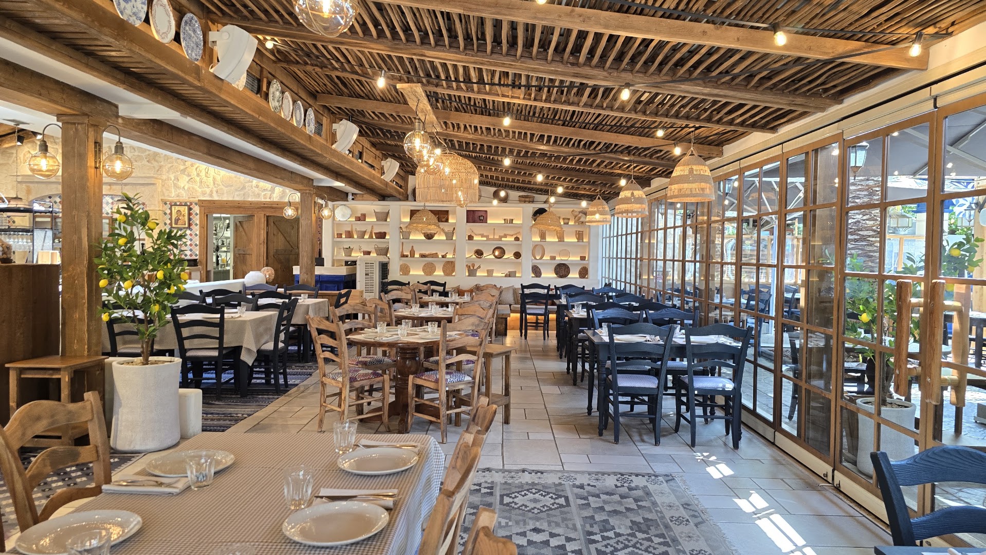 Paramythia: high quality, inviting restaurant interior