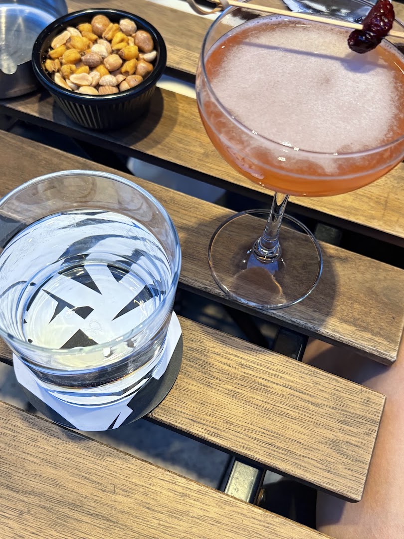 Purovoku Project: appealing shot of bar drinks