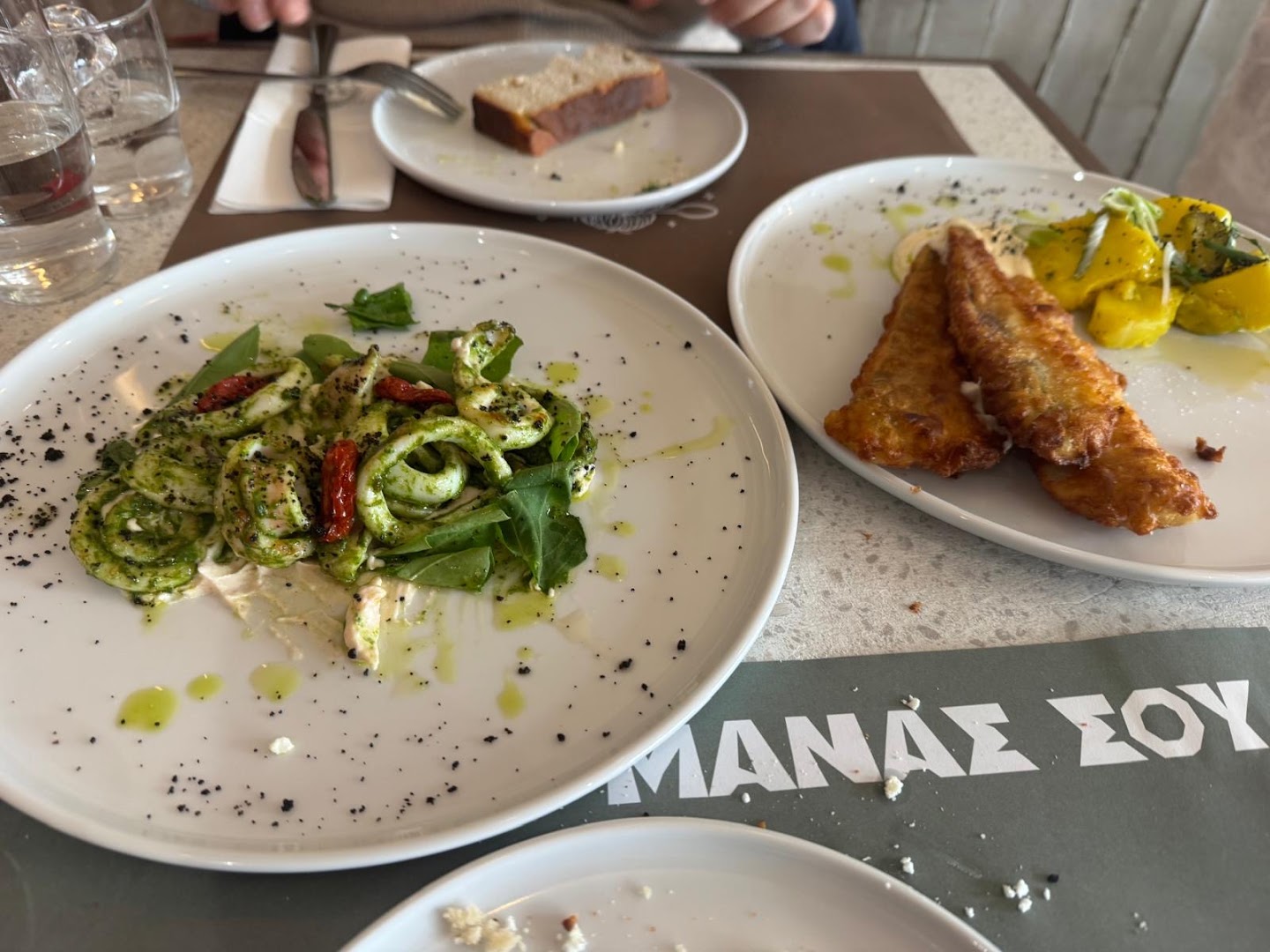 Tis Manas Sou: appetizing food photography with clear branding