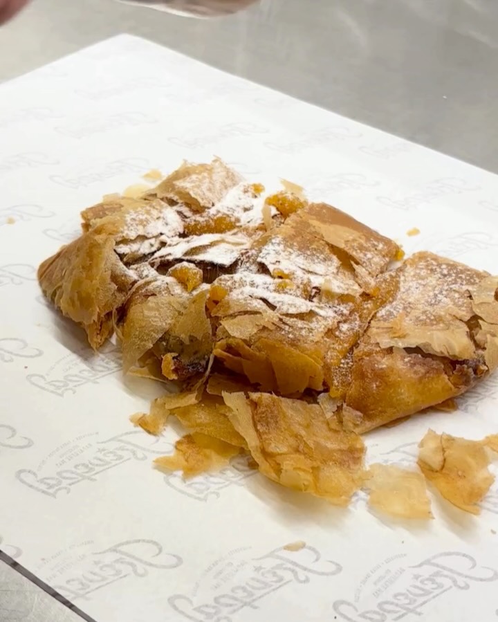 Tzeneral: appetizing photo of breakfast pastry