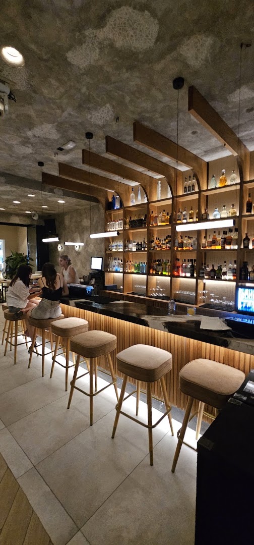 Base San Marco: high quality interior bar shot