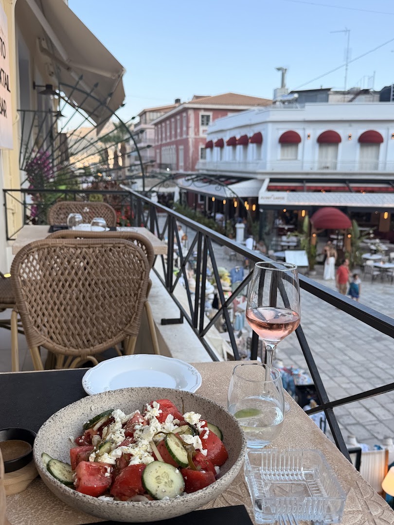 Base San Marco: appealing atmosphere and food presentation