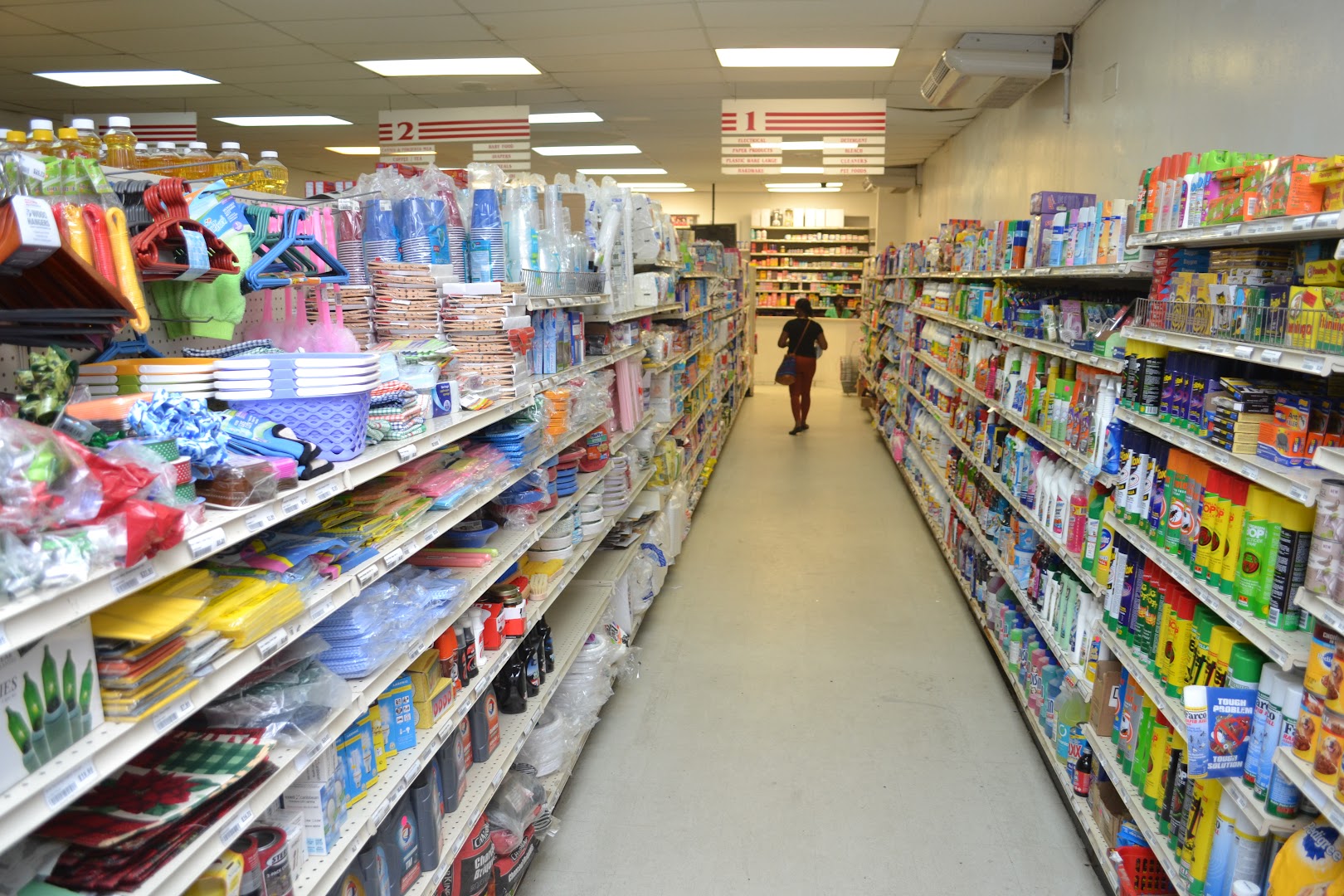 Market Square: clear view of shop interior