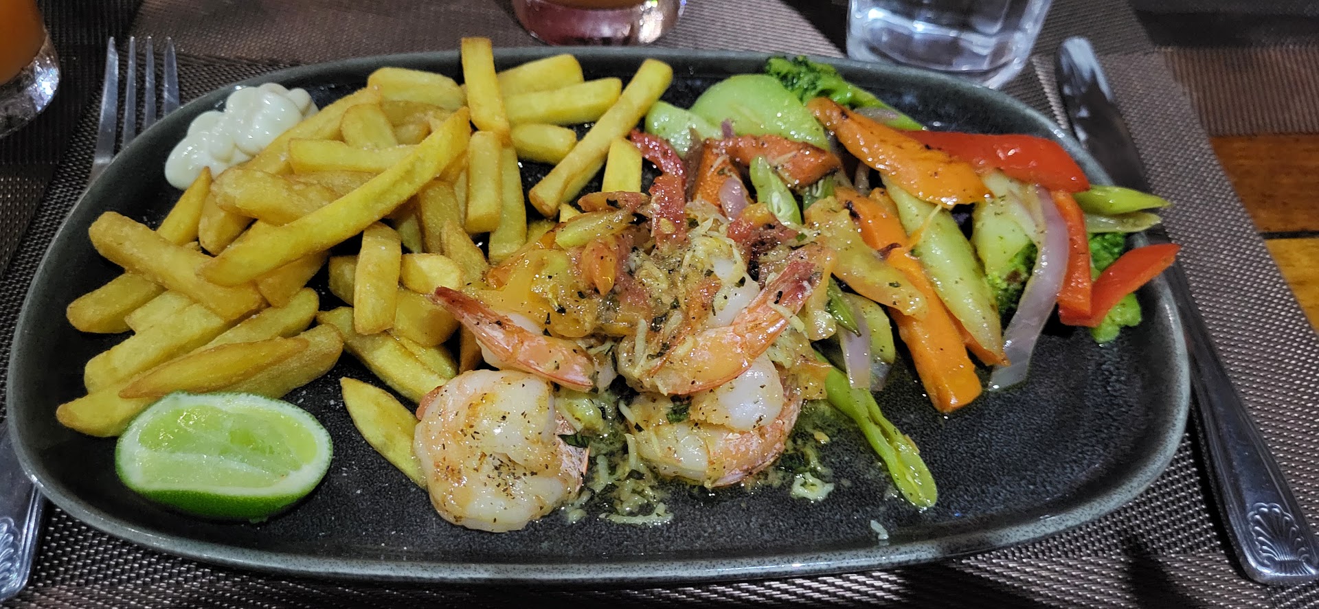 Victory Bar & Restaurant: appetizing, high-quality food photography