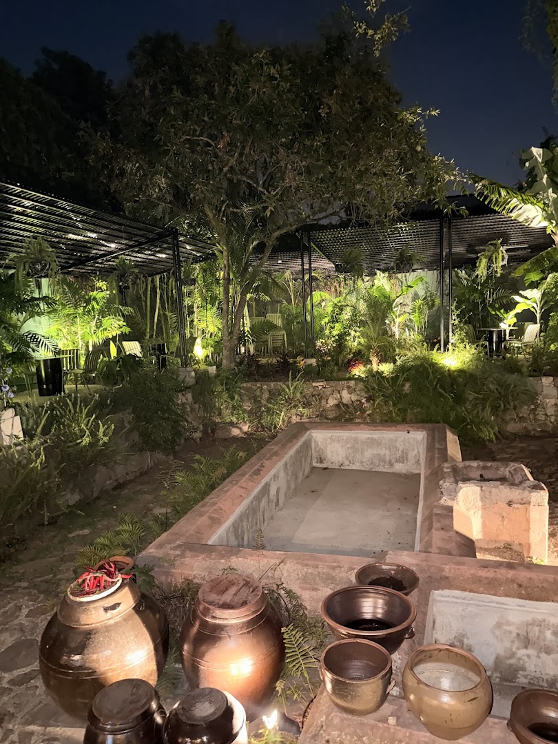 Anche: attractive and atmospheric outdoor space