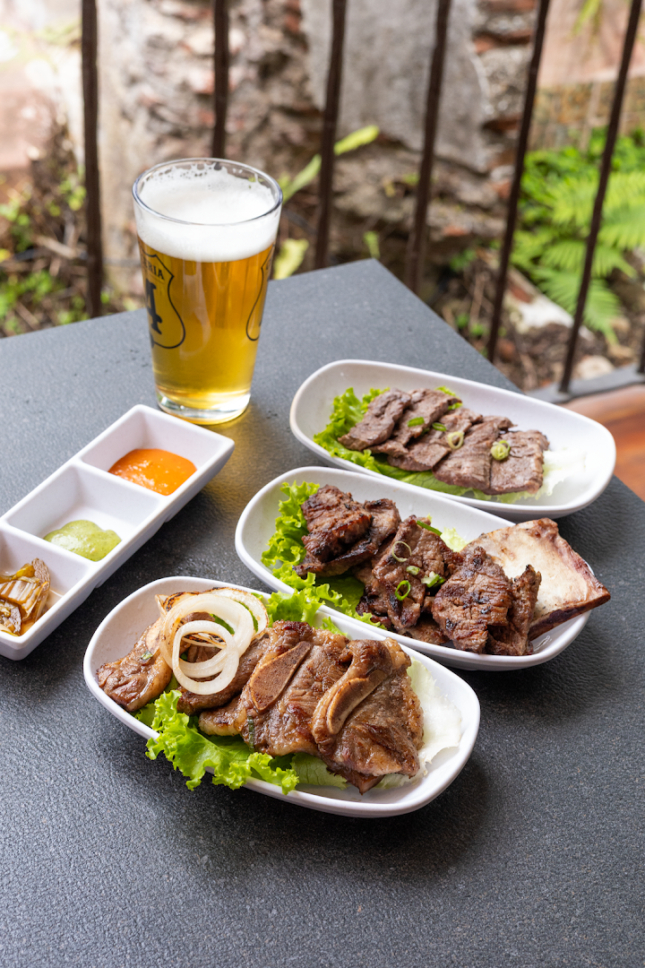Anche: appetizing food and drink presentation