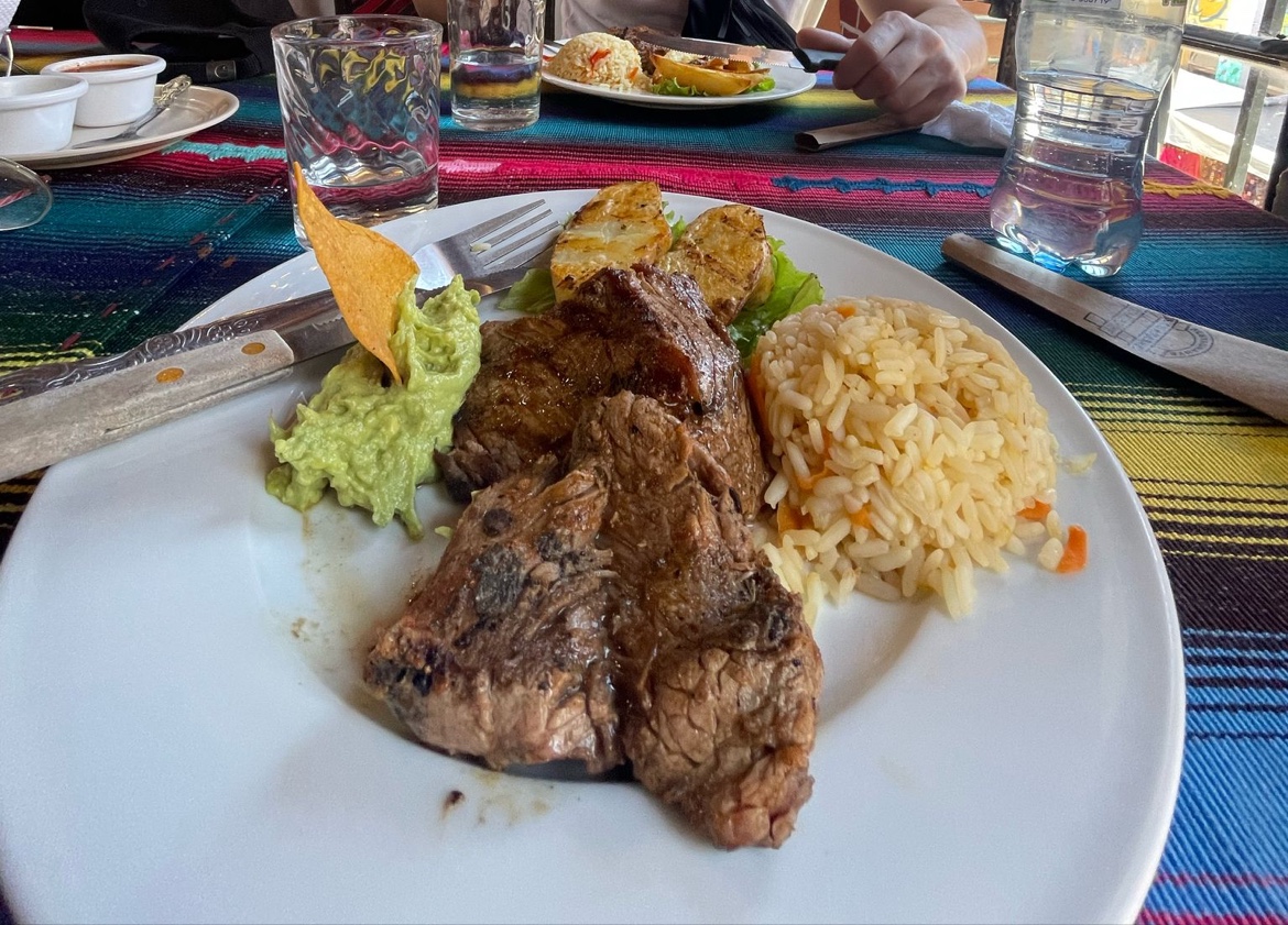 Las Brasas: appetizing photo of restaurant meal