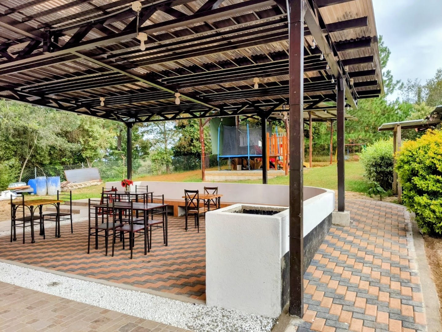 Ru Cafe: clear photo of restaurant terrace