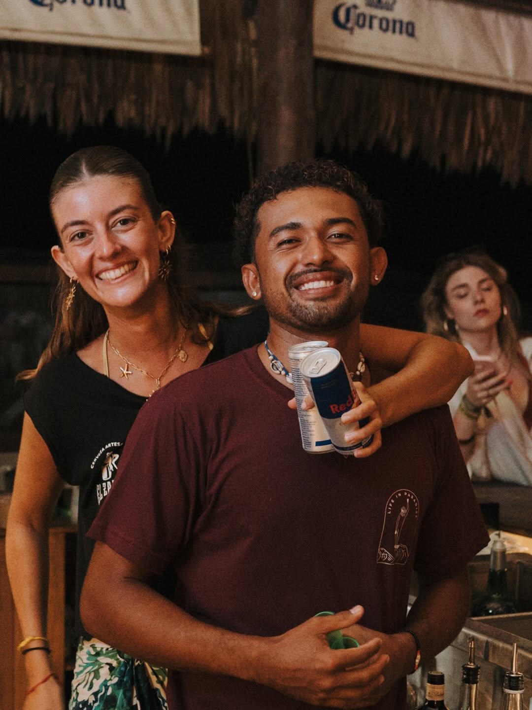 Cocorí: happy guests enjoying venue