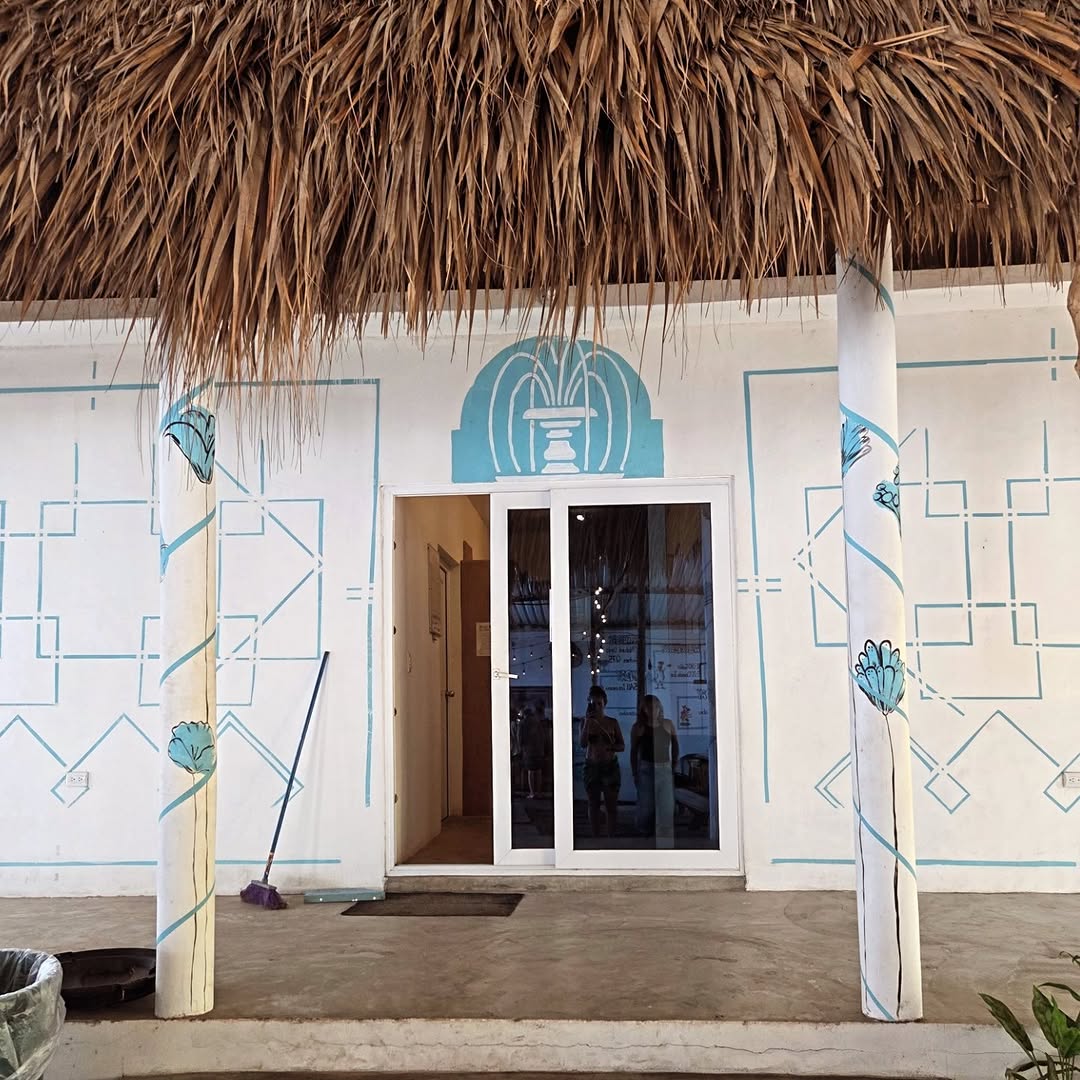 Playa de la Fuente: clear shot of venue exterior