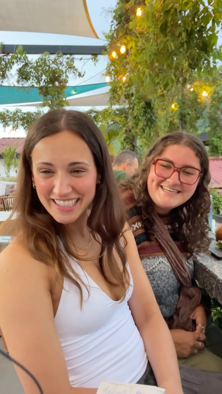 Adra Kitchen Petén: customers enjoying the atmosphere
