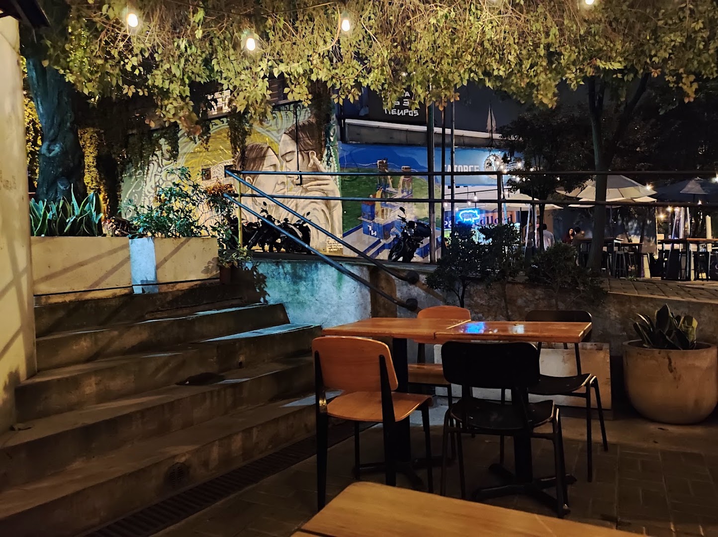 Gula: inviting atmosphere and clear composition