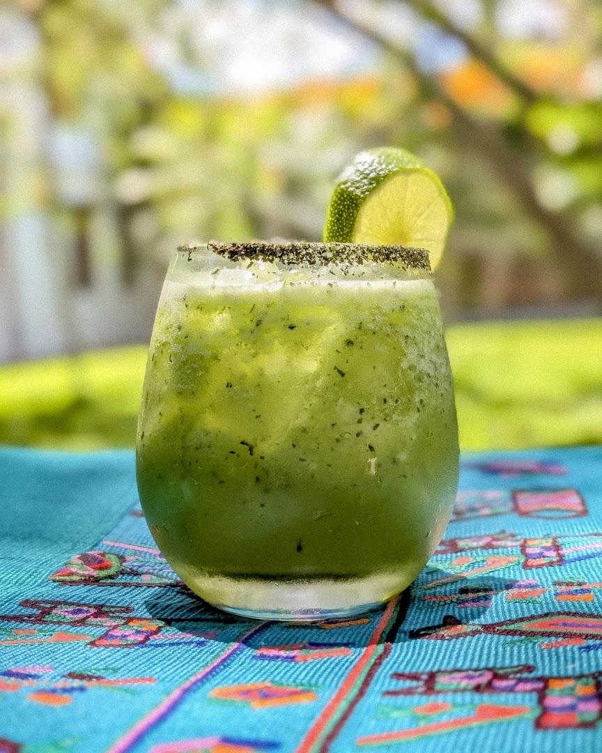 Humaya: appetizing, high-quality cocktail photo