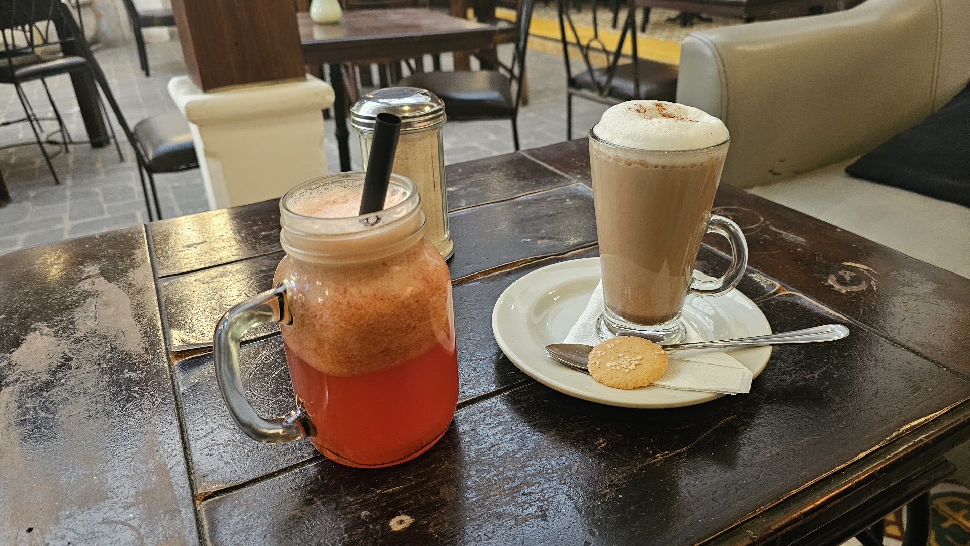 Café Baviera Cemaco: clear photo of served drinks
