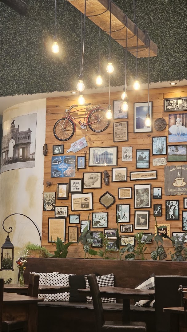 Café Baviera Cemaco: attractive interior and atmosphere