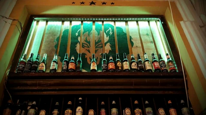 Casa Güin: attractive display of restaurant drinks