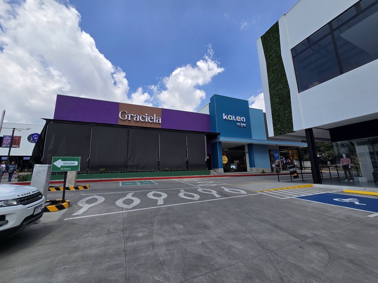 Graciela: clear exterior shot of restaurant