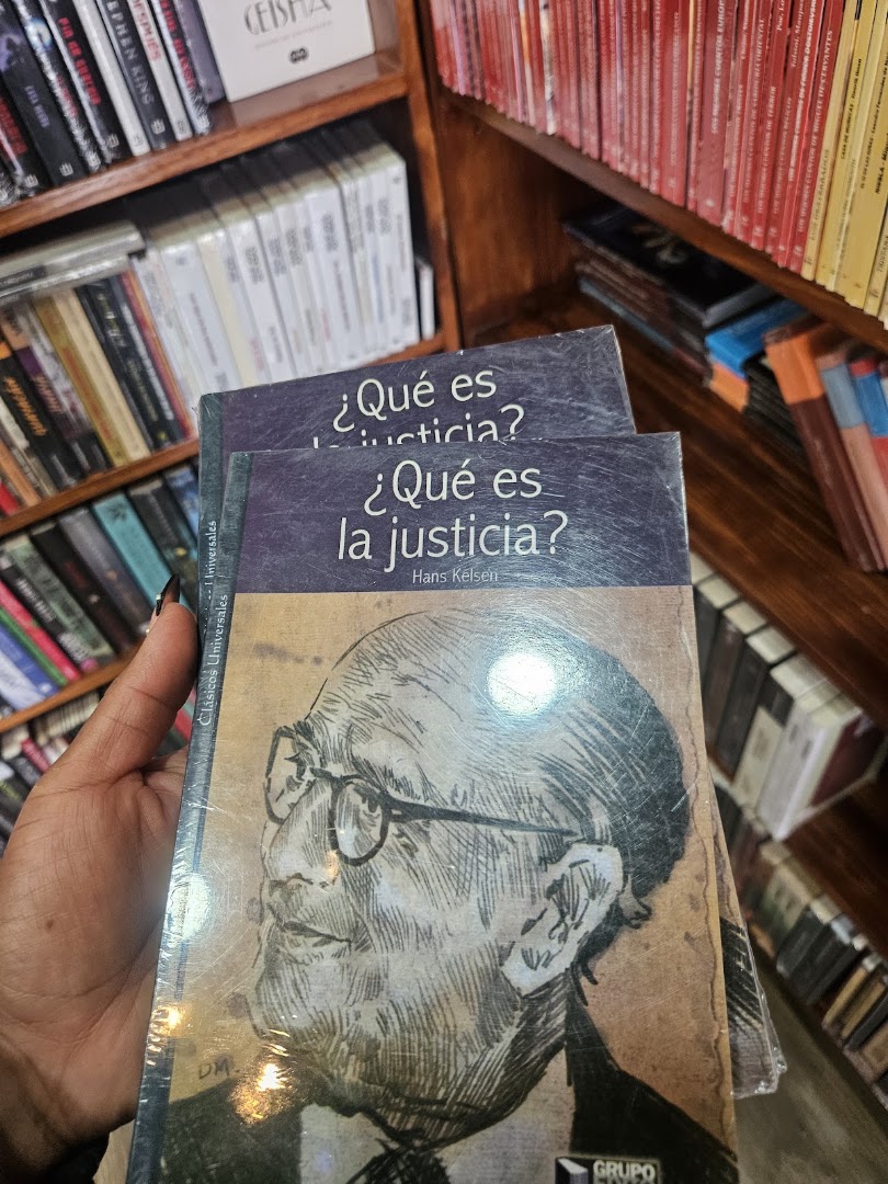 Librería Sísifo: books in the shop