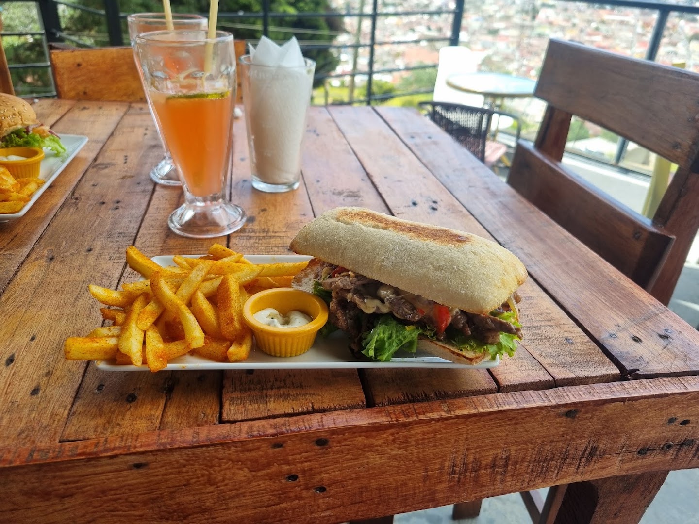 Rutzil Mirador: appetizing food and nice view