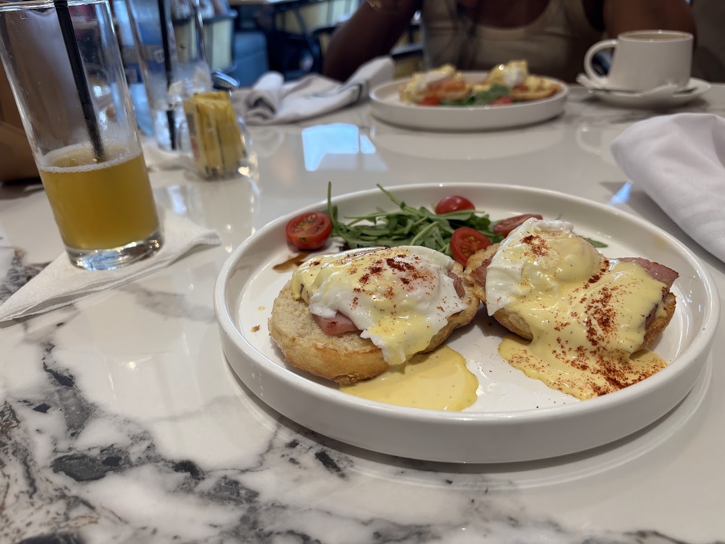Champoreau: appetizing photo of brunch food