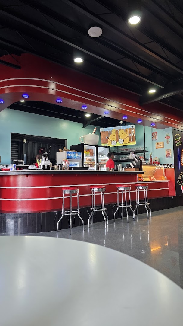 Diner 24: clear shot of restaurant interior