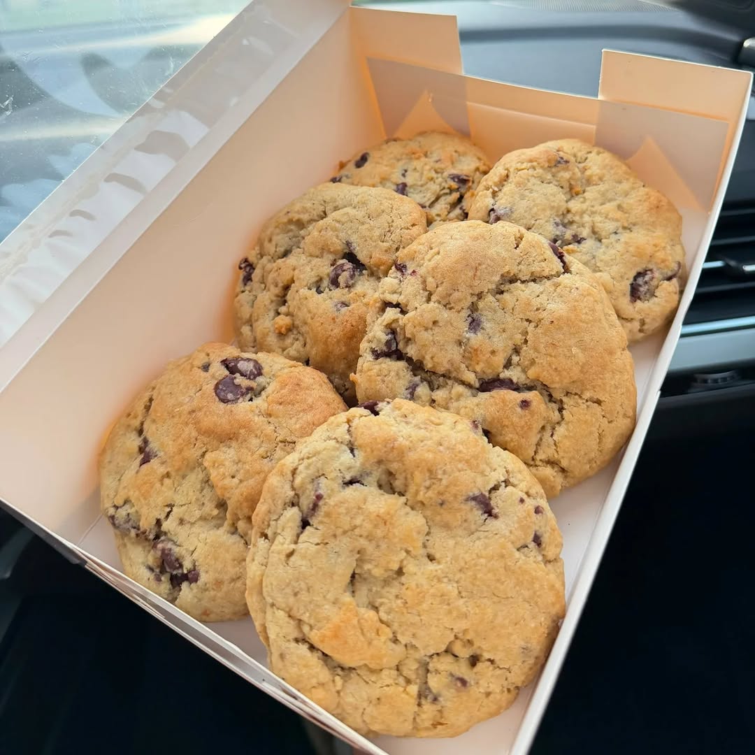 Cafe Clover: appetizing photo of fresh cookies