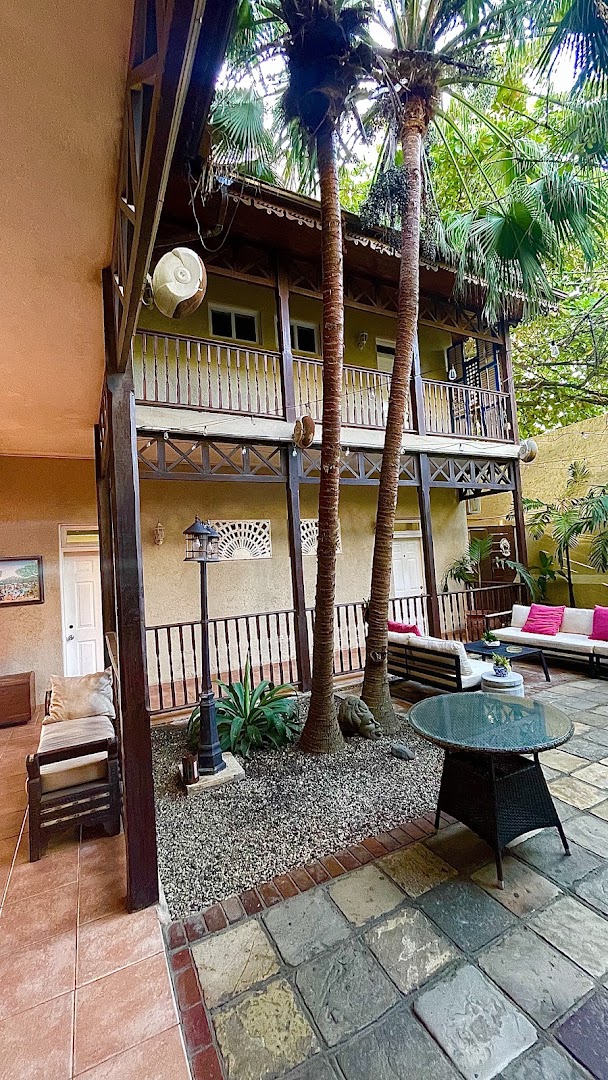 Auberge du Picolet: attractive and inviting outdoor space