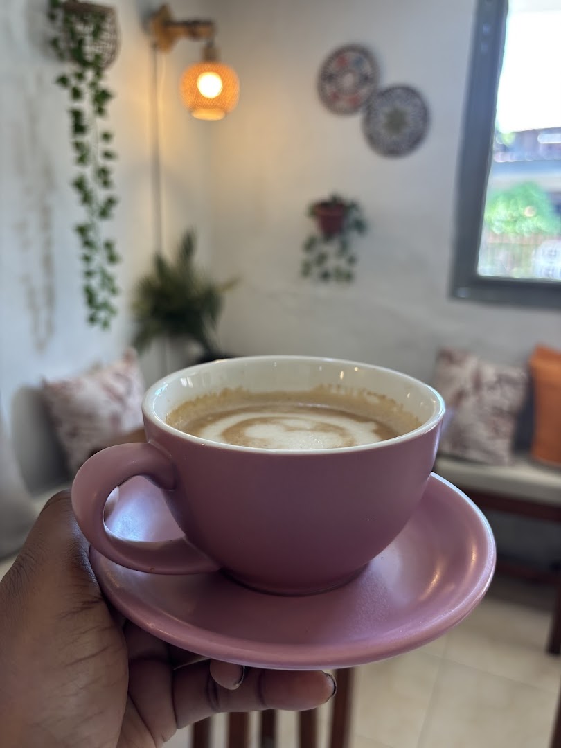 Coin Capois: appealing photo of coffee drink