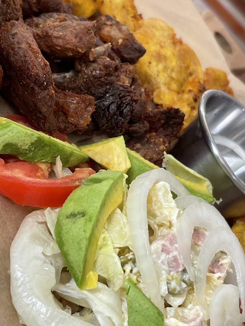 Coin Capois: appetizing photo of served food