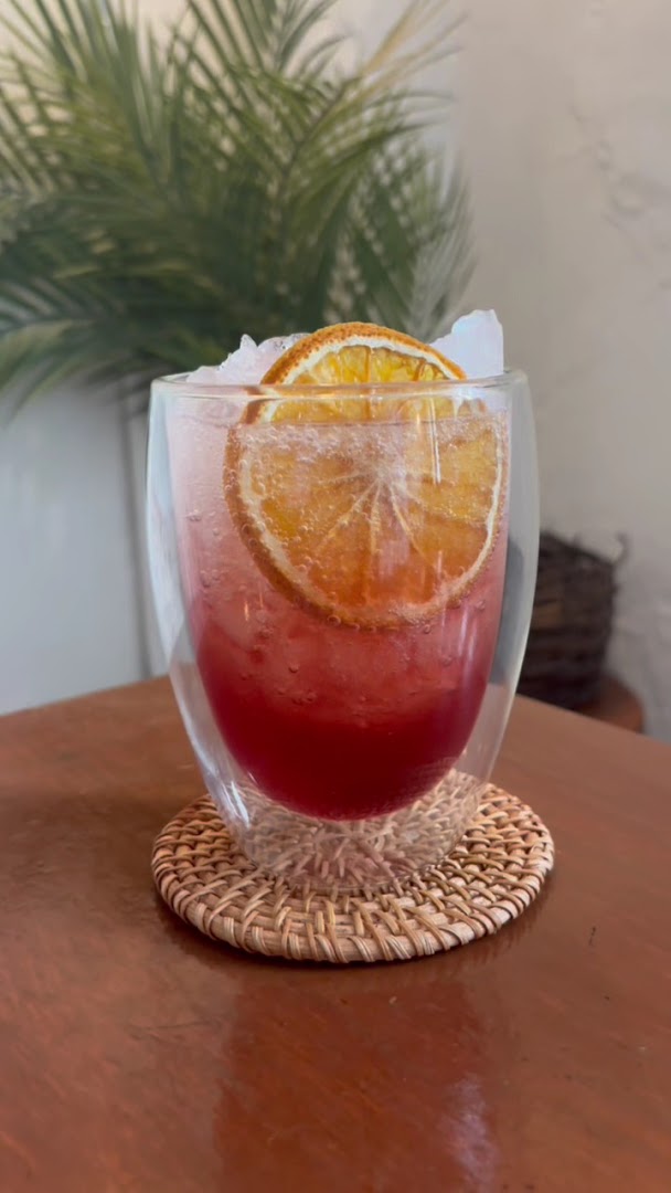 Coin Capois: appealing, high-quality cocktail photo