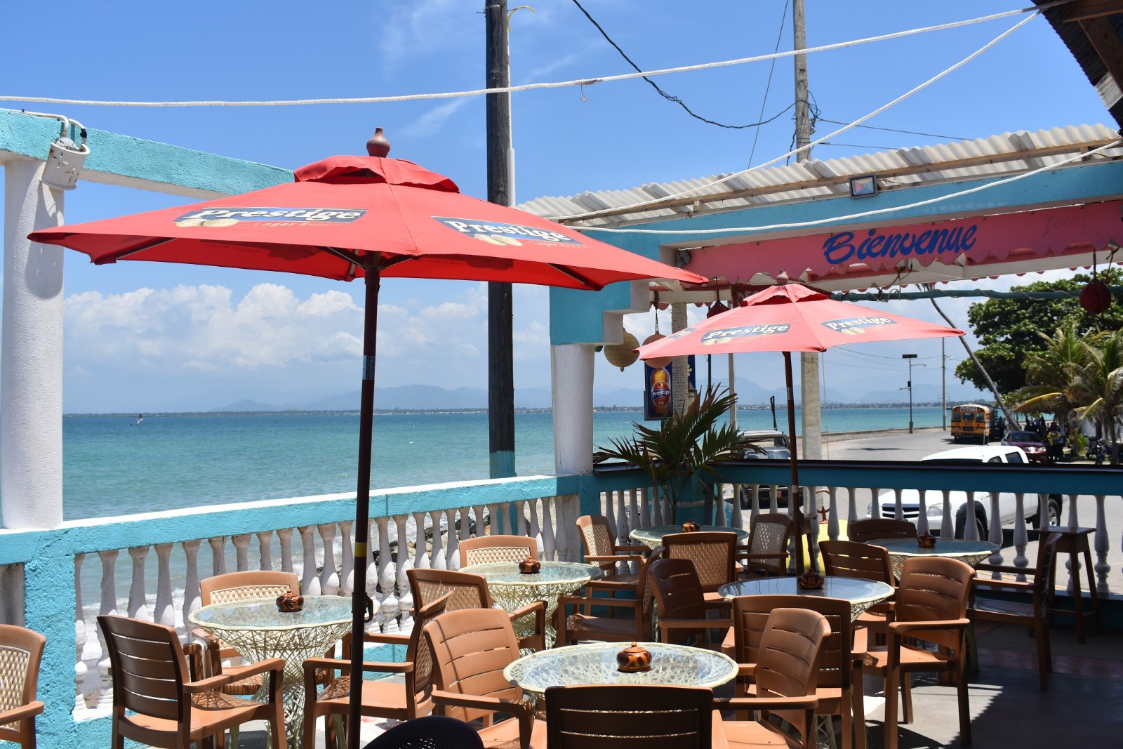Déco Bar Restaurant: attractive terrace with ocean view