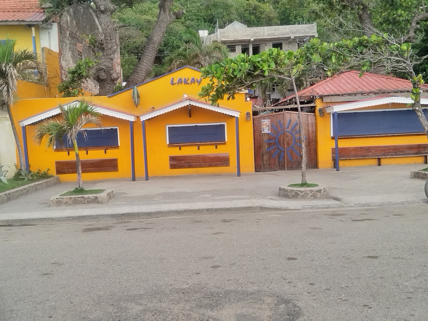 Lakay Bar Restaurant: clear exterior shot of venue