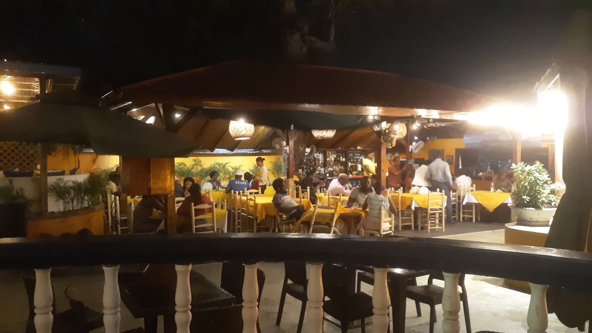 Lakay Bar Restaurant: clear view of restaurant atmosphere