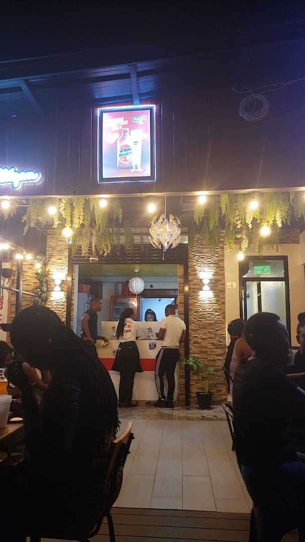 Potiwa Cap-Haïtien: restaurant atmosphere and interior