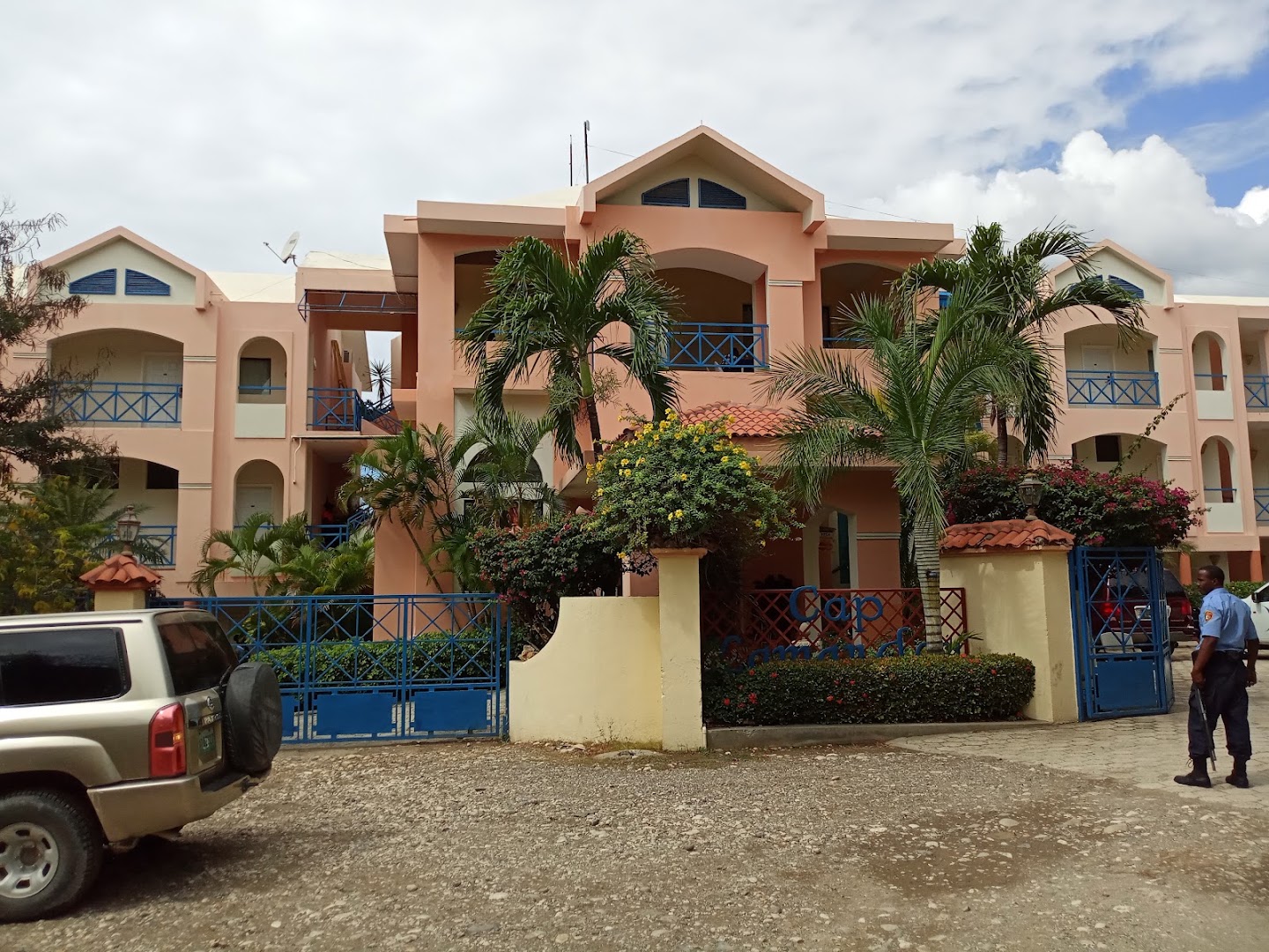 Cap Lamandou Hotel Restaurant: clear exterior view of hotel
