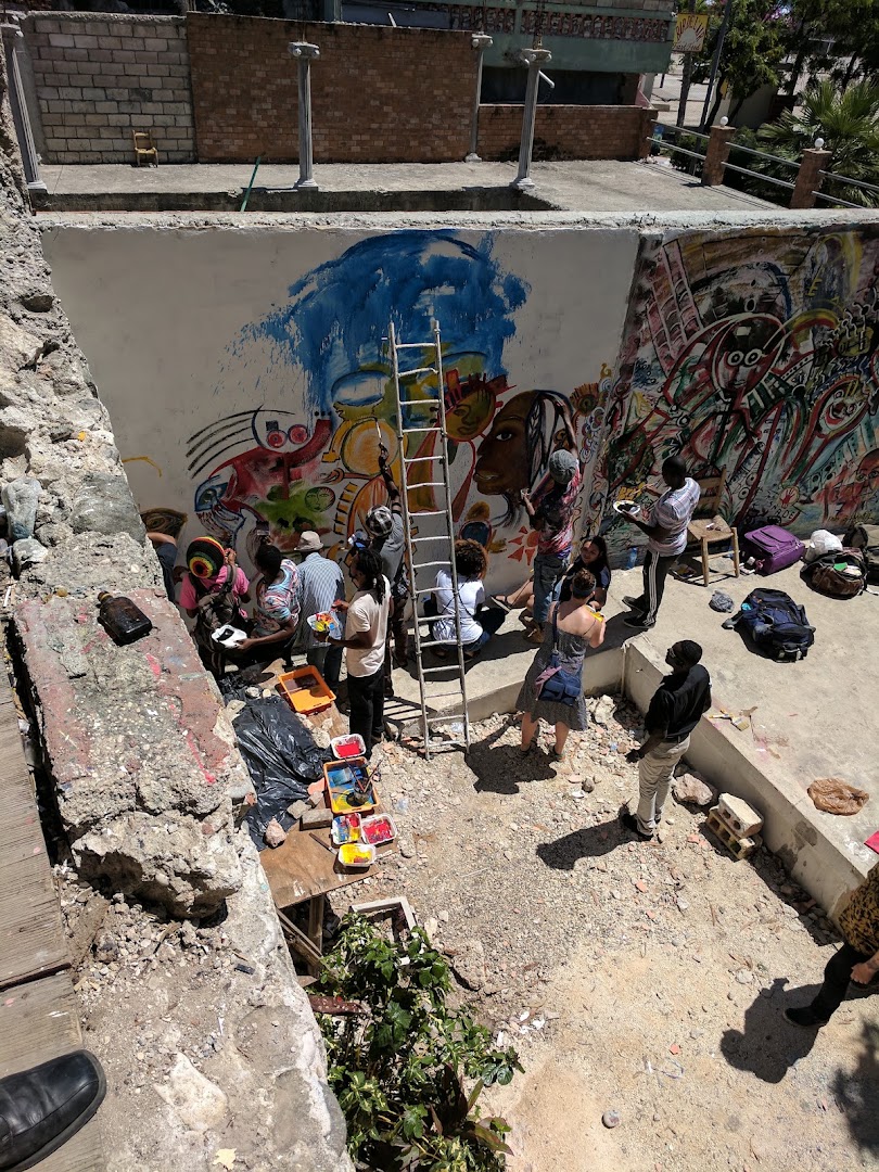 Jacmel Arts Center: artists creating mural art