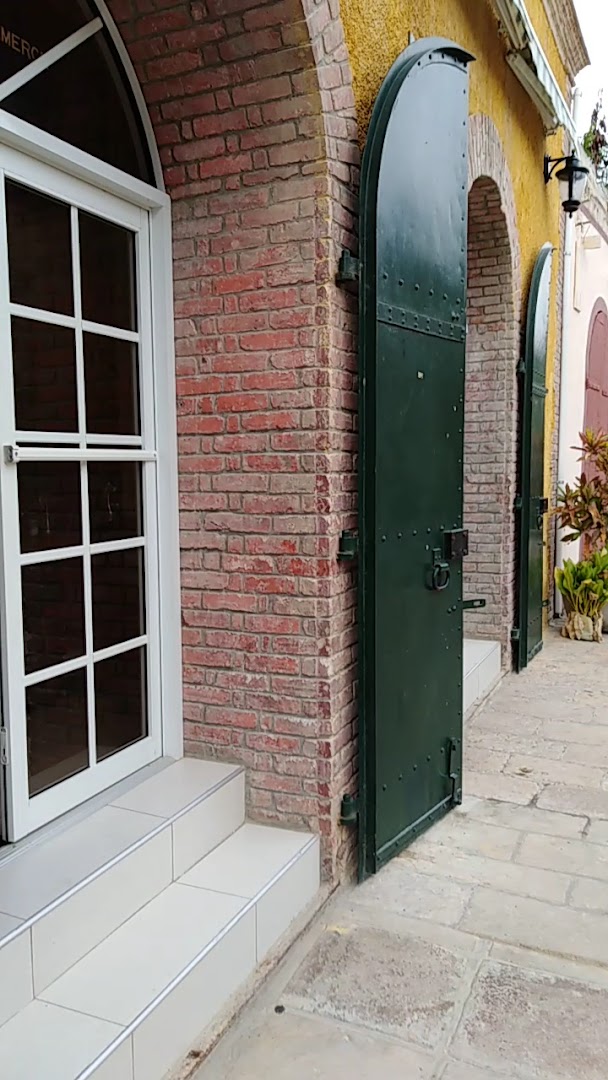 L'Auberge du Vieux Port: clear shot of venue exterior