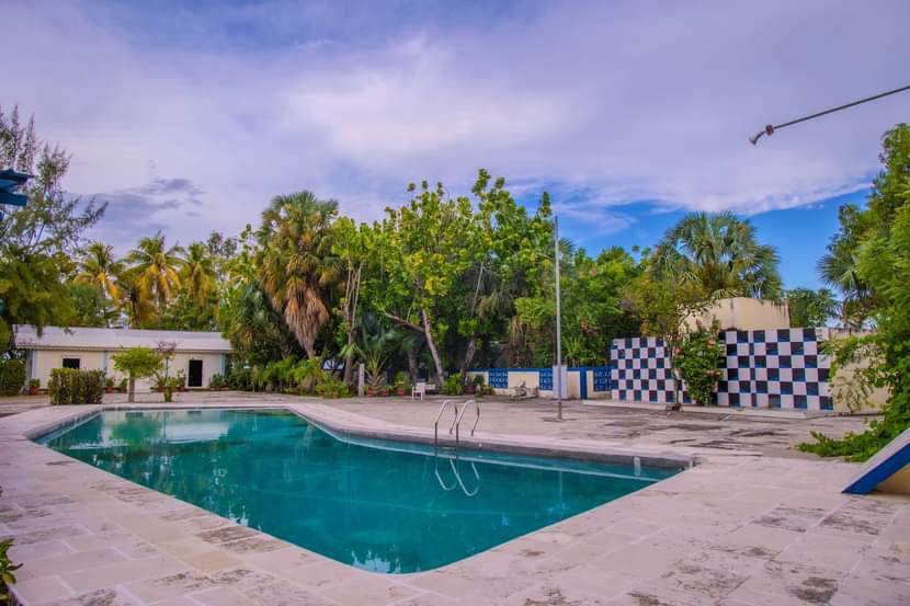 La Cayenne Hotel Restaurant: clear photo of hotel pool
