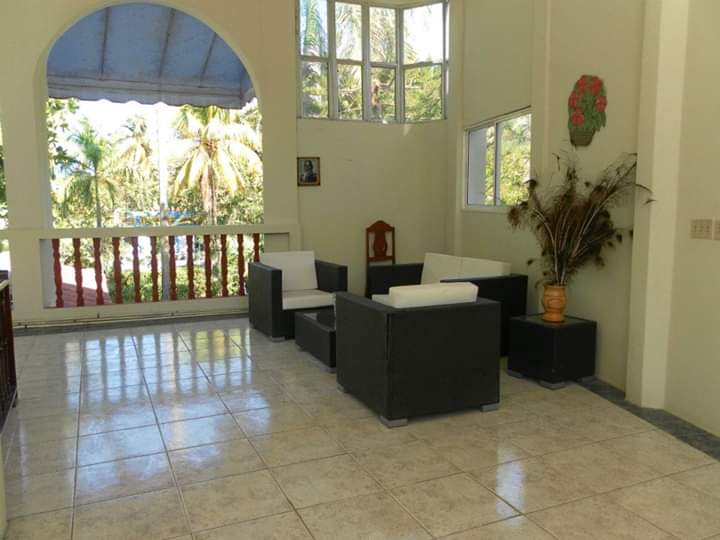 La Cayenne Hotel Restaurant: clear photo of hotel lounge