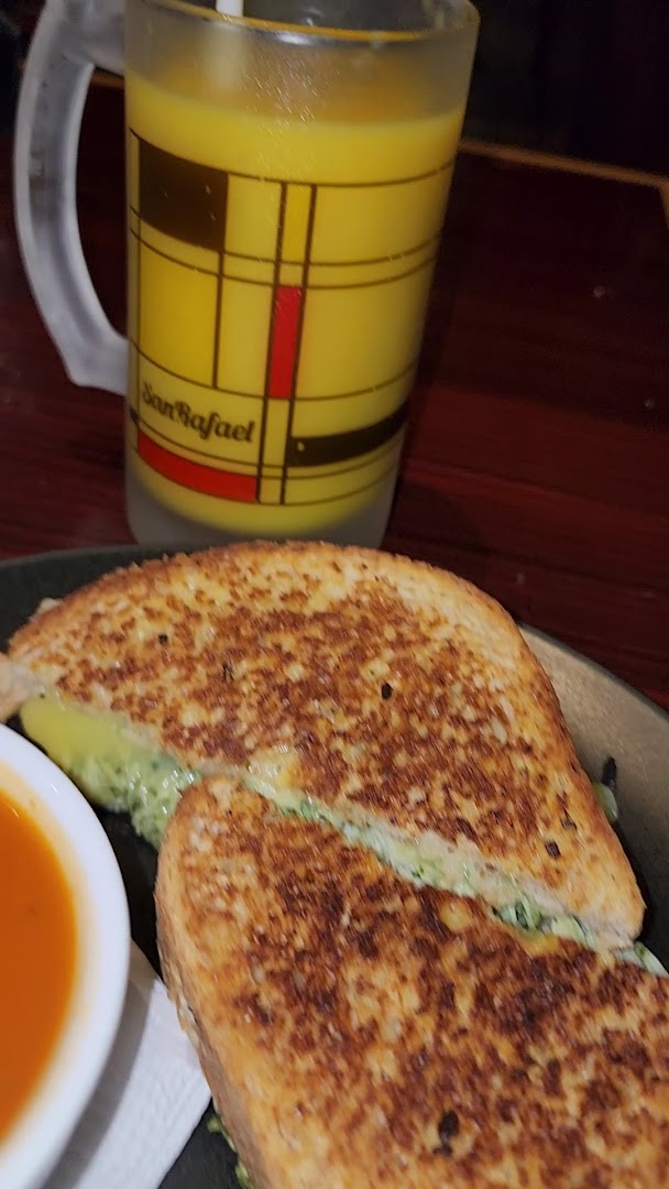 Café San Rafael: clear photo of food and drink
