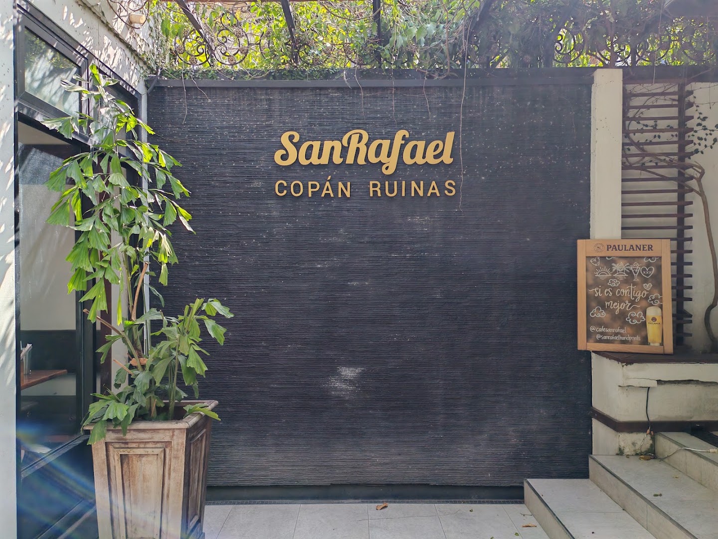 Café San Rafael: attractive, clear venue exterior shot