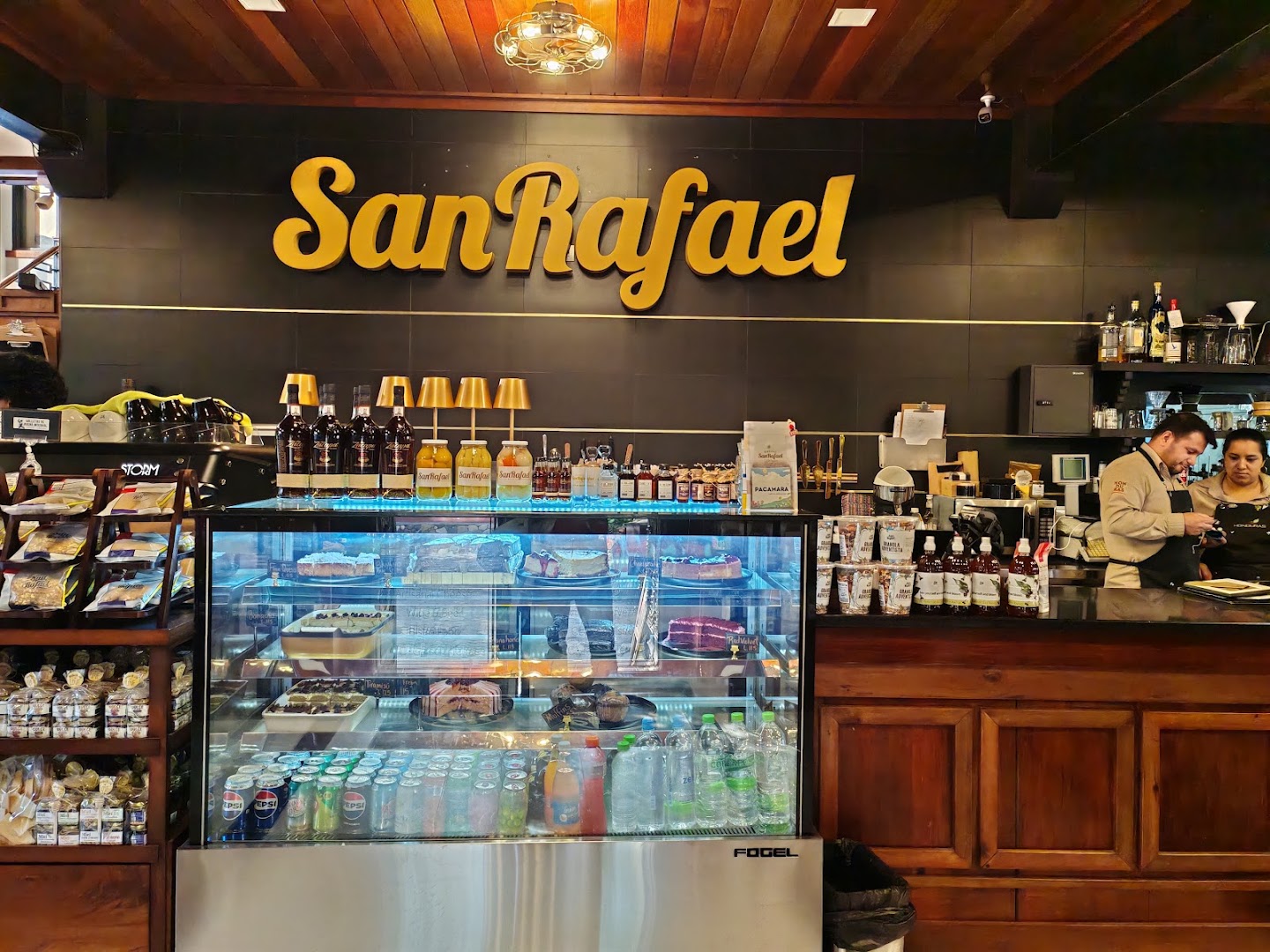Café San Rafael: clear, professional interior shot